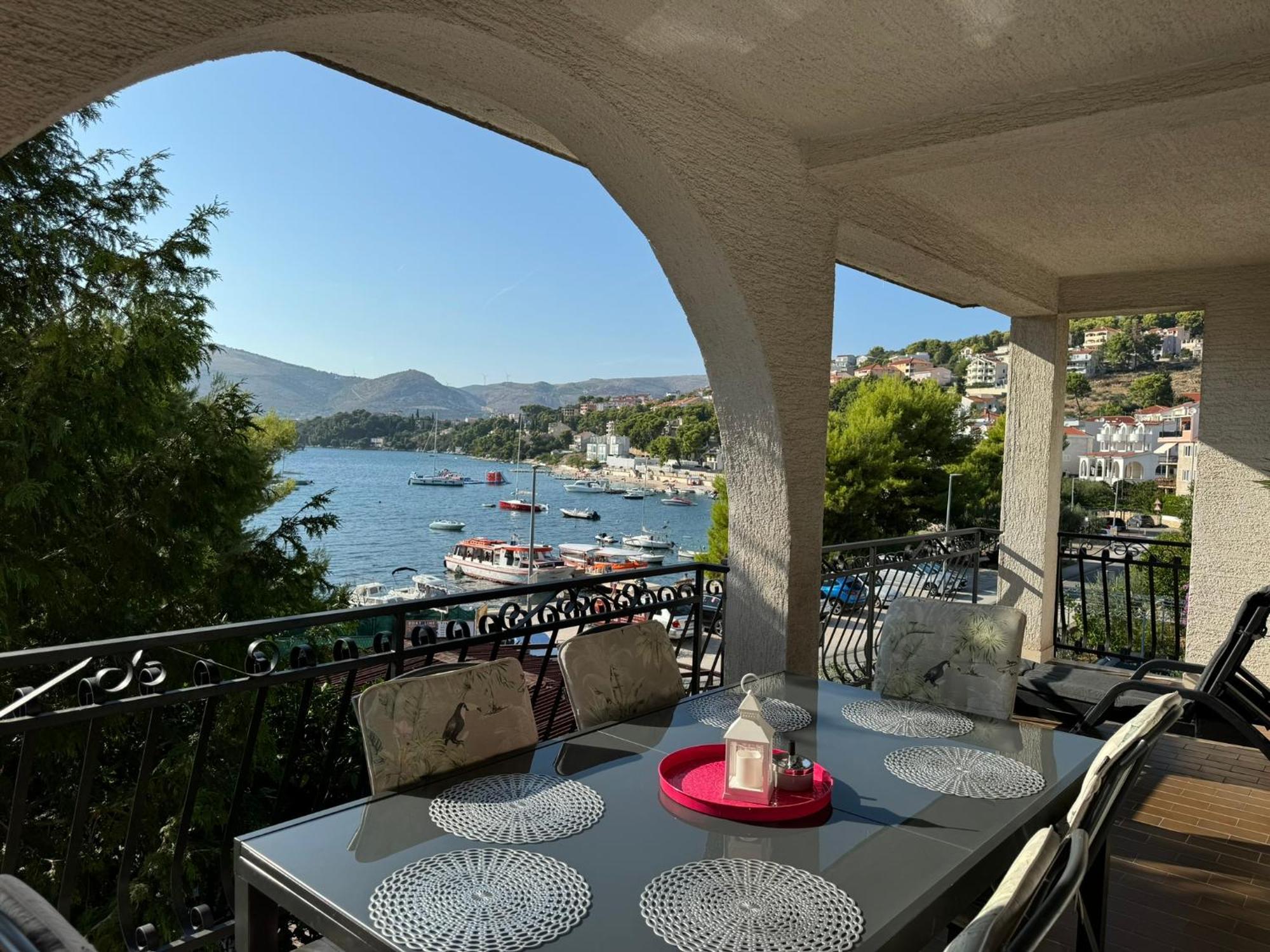 Apartments Villa Mirella 20 M From The Sea - Free Parking Trogir Extérieur photo